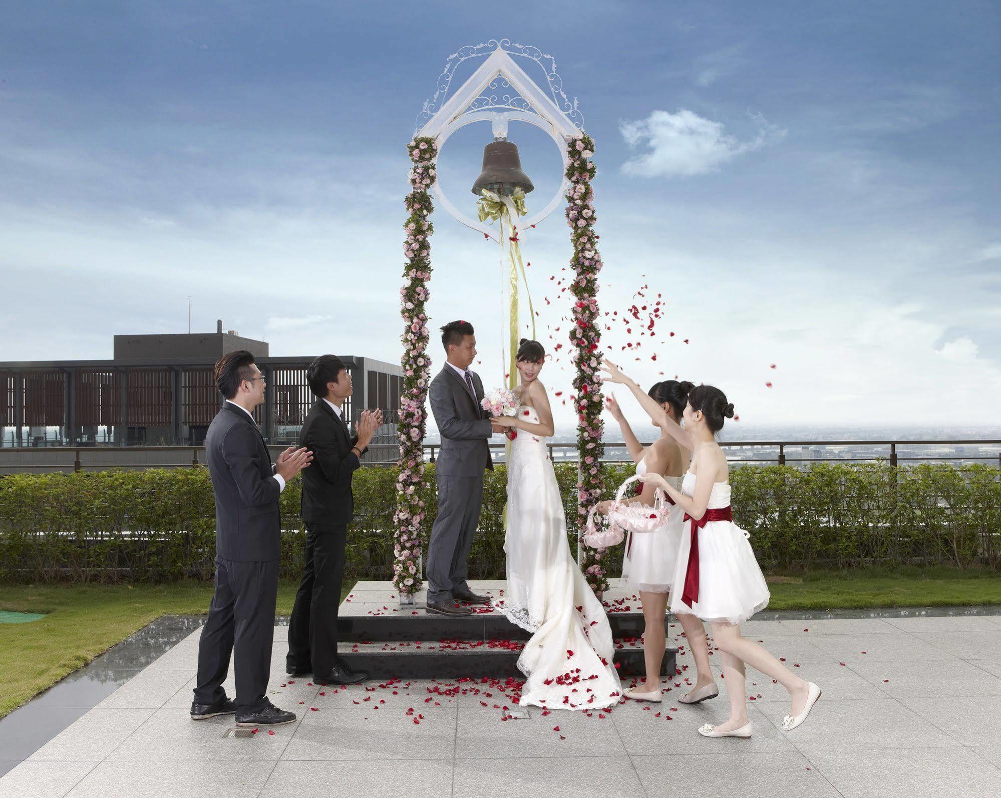 长荣凤凰酒店（礁溪） 外观 照片 Wedding at the Sky Chapel